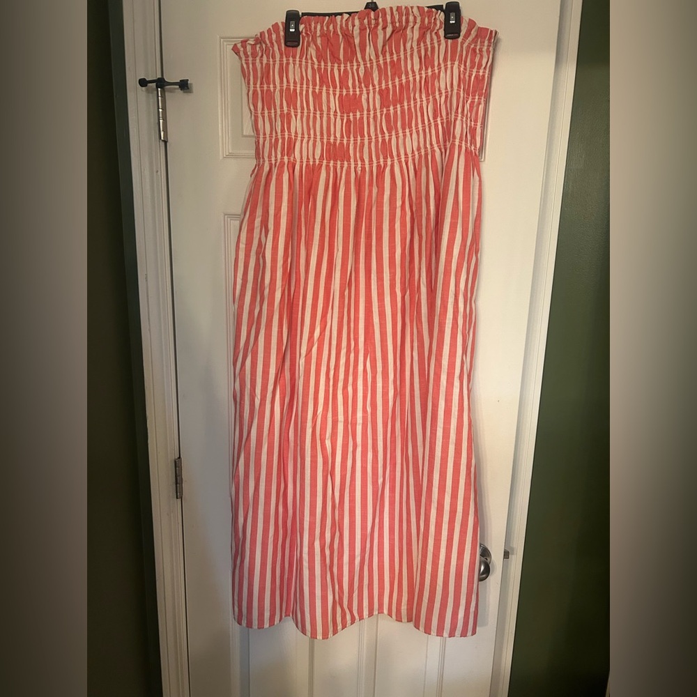 Universal Thread Coral and White Maxi Dress